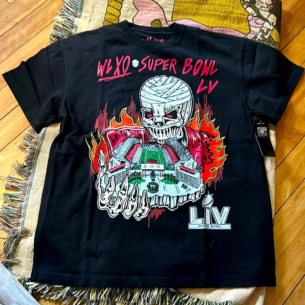 NWT weekend Super Bowl shirt